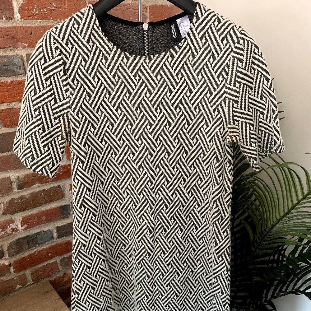 Black and white retro dress